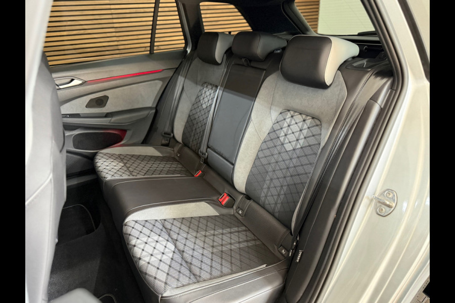 Volkswagen Golf 1.5 TSI R-Line 150pk | Pano | IQ Light | Black Style | Harman Kardon | Head up | ACC | BOMVOL !