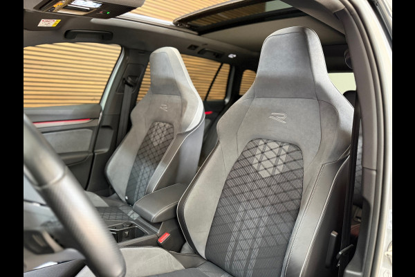 Volkswagen Golf 1.5 TSI R-Line 150pk | Pano | IQ Light | Black Style | Harman Kardon | Head up | ACC | BOMVOL !