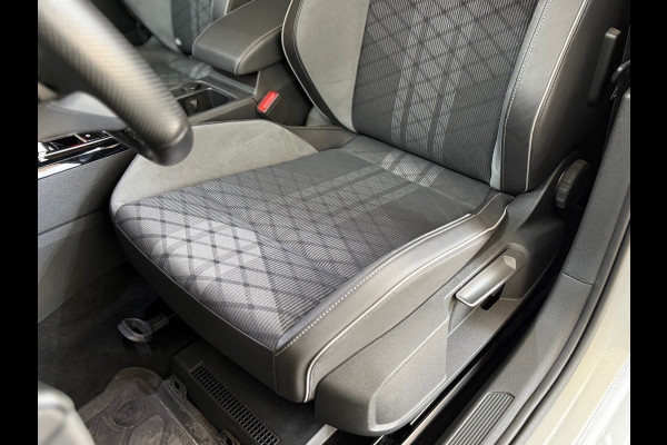 Volkswagen Golf 1.5 TSI R-Line 150pk | Pano | IQ Light | Black Style | Harman Kardon | Head up | ACC | BOMVOL !