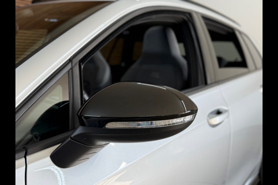 Volkswagen Golf 1.5 TSI R-Line 150pk | Pano | IQ Light | Black Style | Harman Kardon | Head up | ACC | BOMVOL !