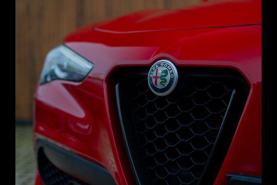 Alfa Romeo Stelvio 2.0T AWD Veloce 320pk | Harman/Kardon | Adapt. cruise | 20 inch