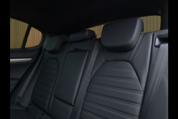 Alfa Romeo Stelvio 2.0T AWD Veloce 320pk | Harman/Kardon | Adapt. cruise | 20 inch