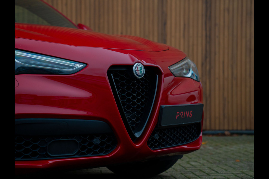 Alfa Romeo Stelvio 2.0T AWD Veloce 320pk | Harman/Kardon | Adapt. cruise | 20 inch