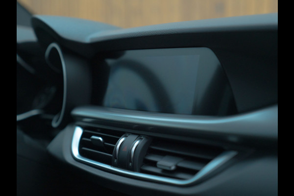 Alfa Romeo Stelvio 2.0T AWD Veloce 320pk | Harman/Kardon | Adapt. cruise | 20 inch