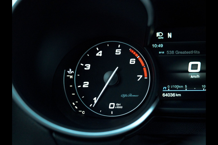 Alfa Romeo Stelvio 2.0T AWD Veloce 320pk | Harman/Kardon | Adapt. cruise | 20 inch