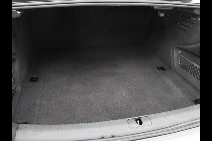 Audi A4 Limousine 35 TDI Launch edition Sport | Panoramadak | 360 Camera | Trekhaak | Adaptive Cruise | Carplay | Climate Control | LED