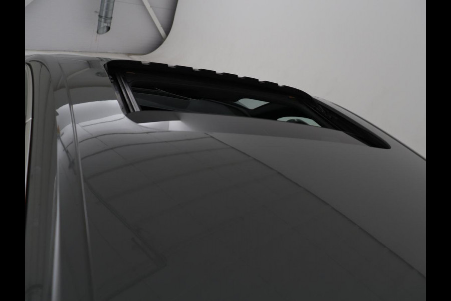Audi A4 Limousine 35 TDI Launch edition Sport | Panoramadak | 360 Camera | Trekhaak | Adaptive Cruise | Carplay | Climate Control | LED