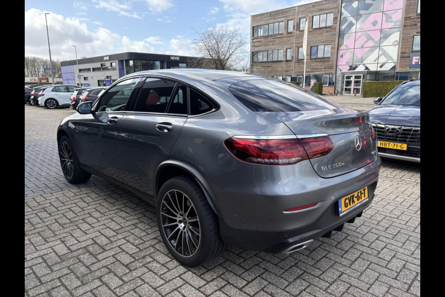 Mercedes-Benz GLC Coupé 300e 4MATIC Business Solution AMG | PHEV | Stoelverwarming | Leer | Camera |