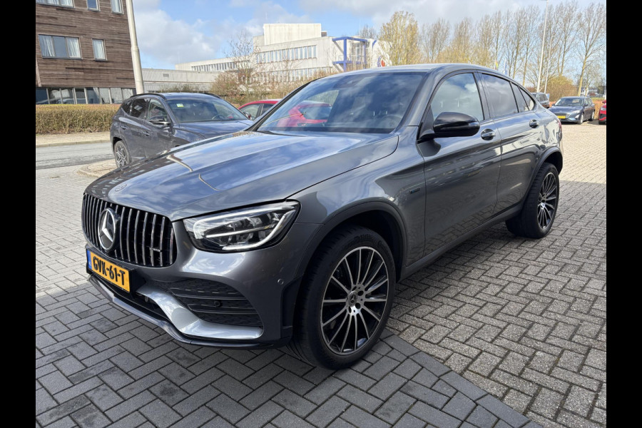 Mercedes-Benz GLC Coupé 300e 4MATIC Business Solution AMG | PHEV | Stoelverwarming | Leer | Camera |