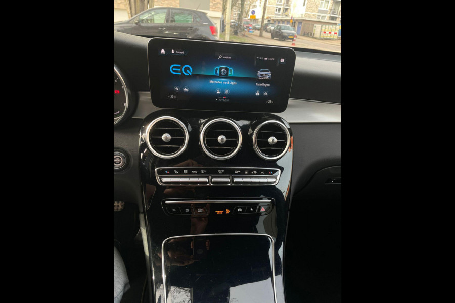 Mercedes-Benz GLC Coupé 300e 4MATIC Business Solution AMG | PHEV | Stoelverwarming | Leer | Camera |