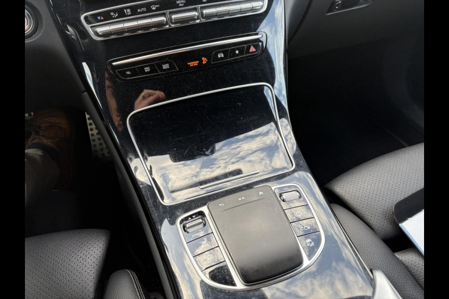 Mercedes-Benz GLC Coupé 300e 4MATIC Business Solution AMG | PHEV | Stoelverwarming | Leer | Camera |