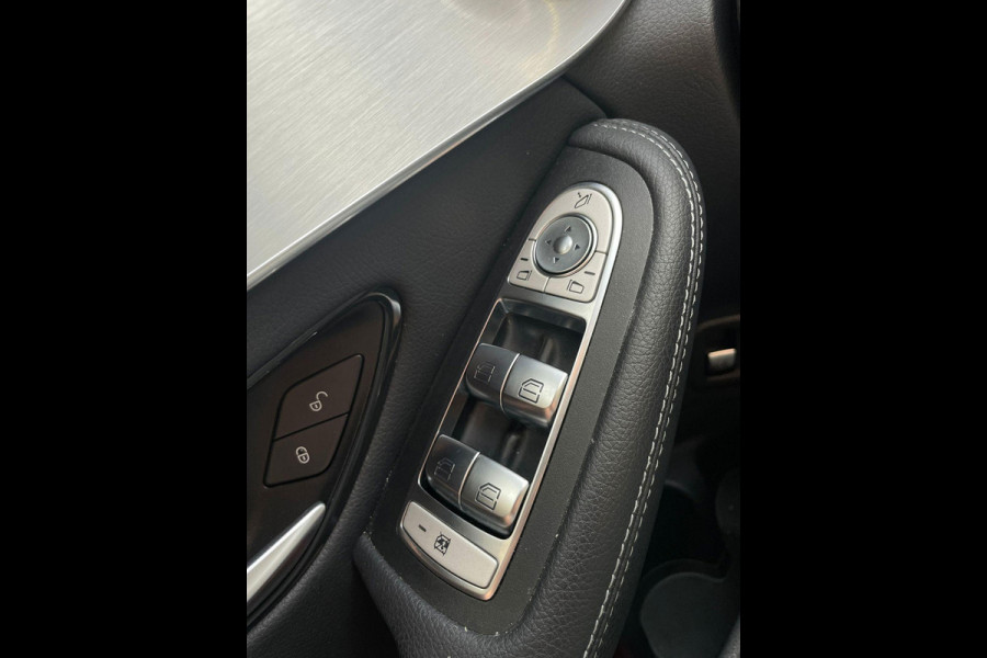 Mercedes-Benz GLC Coupé 300e 4MATIC Business Solution AMG | PHEV | Stoelverwarming | Leer | Camera |