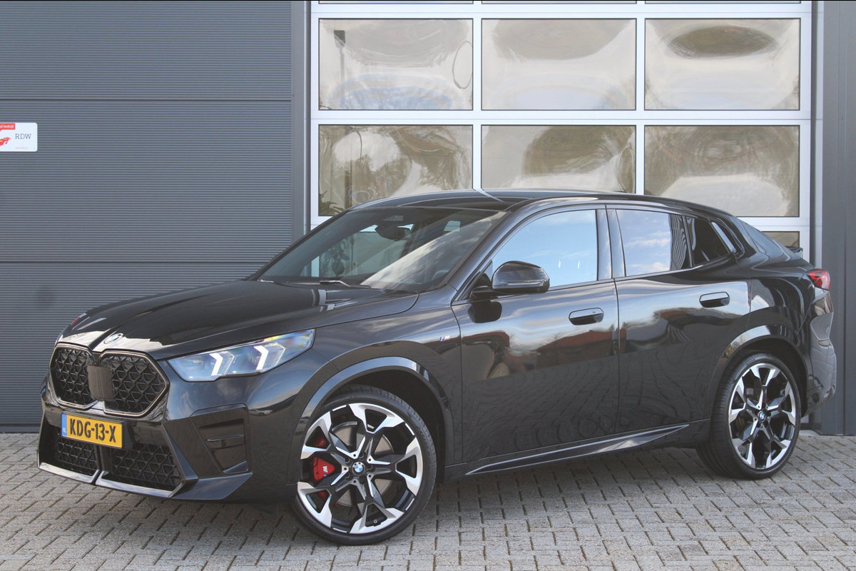 BMW X2 SDrive20i M-Sport Pro | Pano | HK | HUD | Memory | 21'' | Iconic Glow