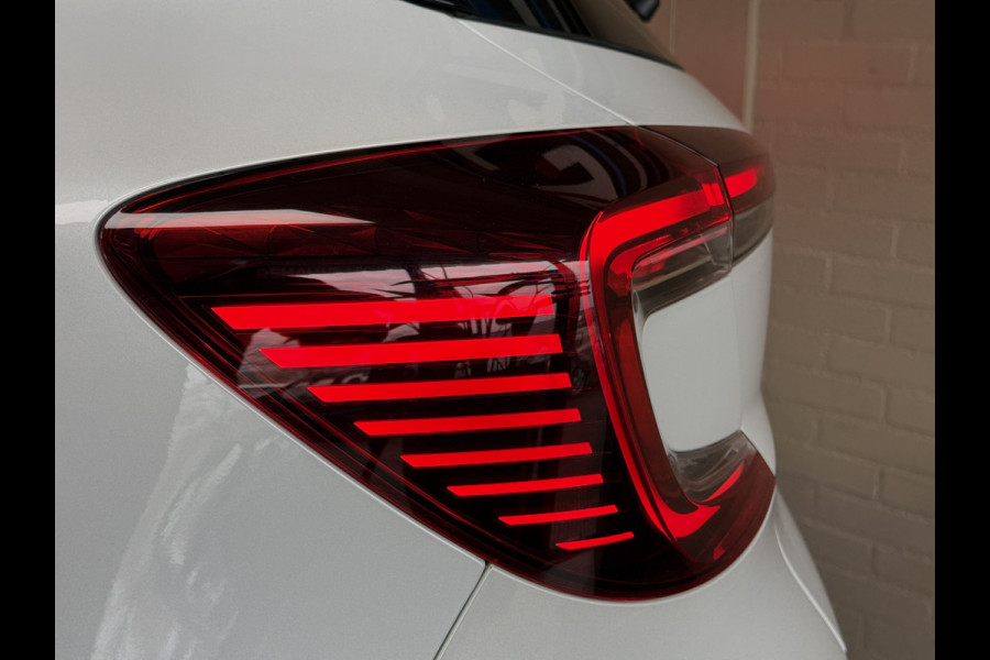 Renault Captur 1.3 TCe 130 Edition One Groot Navi | Bose | 18" | Camera | Stoel & Stuur verwarming 100% Dealer Onderhouden!