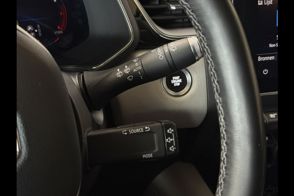 Renault Captur 1.3 TCe 130 Edition One Groot Navi | Bose | 18" | Camera | Stoel & Stuur verwarming 100% Dealer Onderhouden!