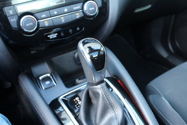 Nissan QASHQAI 1.3 DIG-T 160pk N-Connecta AUTOMAAT NL-Auto NAP