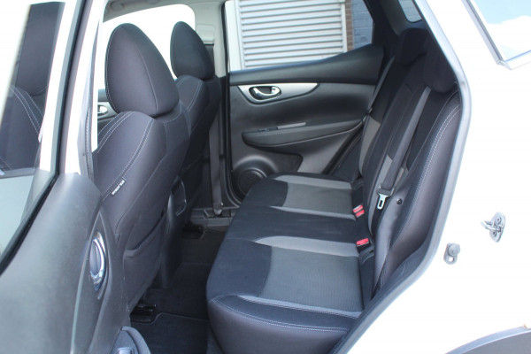 Nissan QASHQAI 1.3 DIG-T 160pk N-Connecta AUTOMAAT NL-Auto NAP