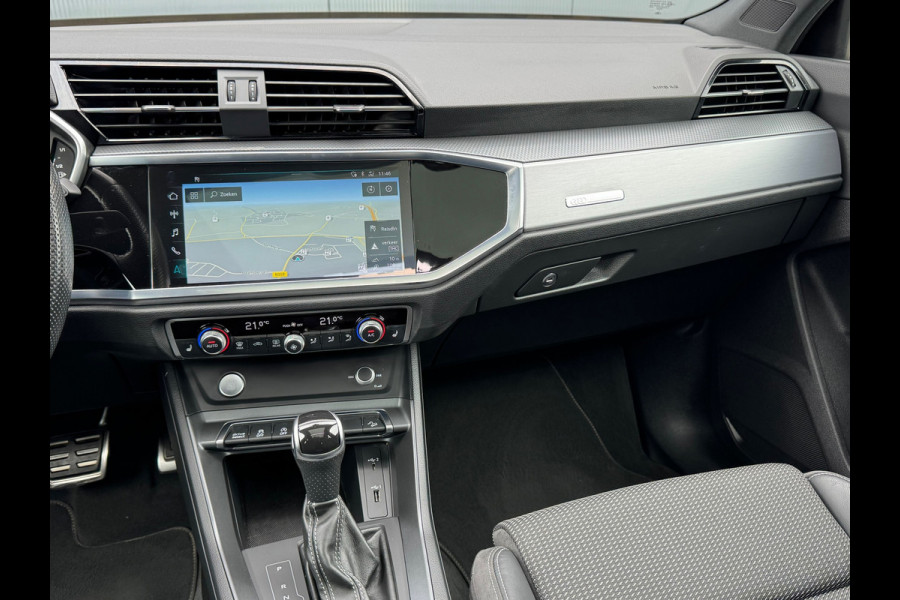 Audi Q3 35 TFSI S Line Edition * Panorama * Trekhaak * Stoelverwarming * Camera *