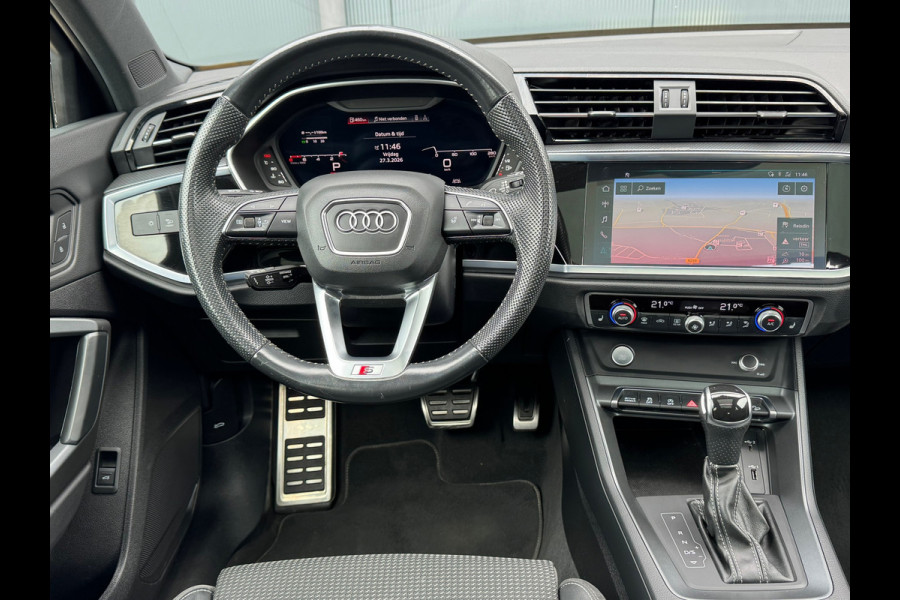 Audi Q3 35 TFSI S Line Edition * Panorama * Trekhaak * Stoelverwarming * Camera *