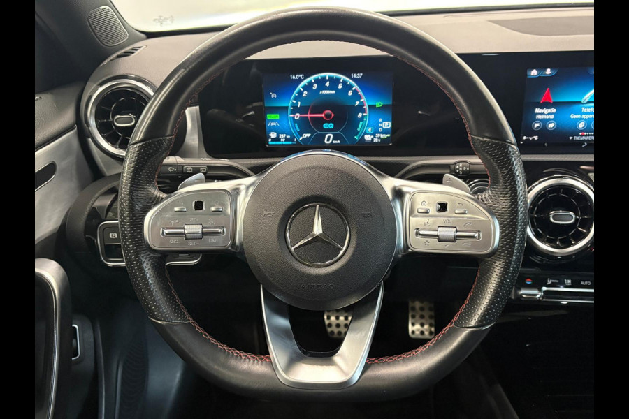 Mercedes-Benz A-Klasse 250 e AMG Line Panoramadak Cruise Control Full LED Matrix PDC VA+Camera 18" Velgen Side Assist Trekhaak Stoelverwarming