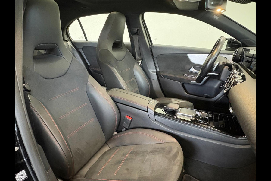 Mercedes-Benz A-Klasse 250 e AMG Line Panoramadak Cruise Control Full LED Matrix PDC VA+Camera 18" Velgen Side Assist Trekhaak Stoelverwarming