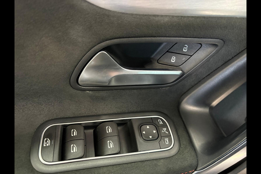 Mercedes-Benz A-Klasse 250 e AMG Line Panoramadak Cruise Control Full LED Matrix PDC VA+Camera 18" Velgen Side Assist Trekhaak Stoelverwarming