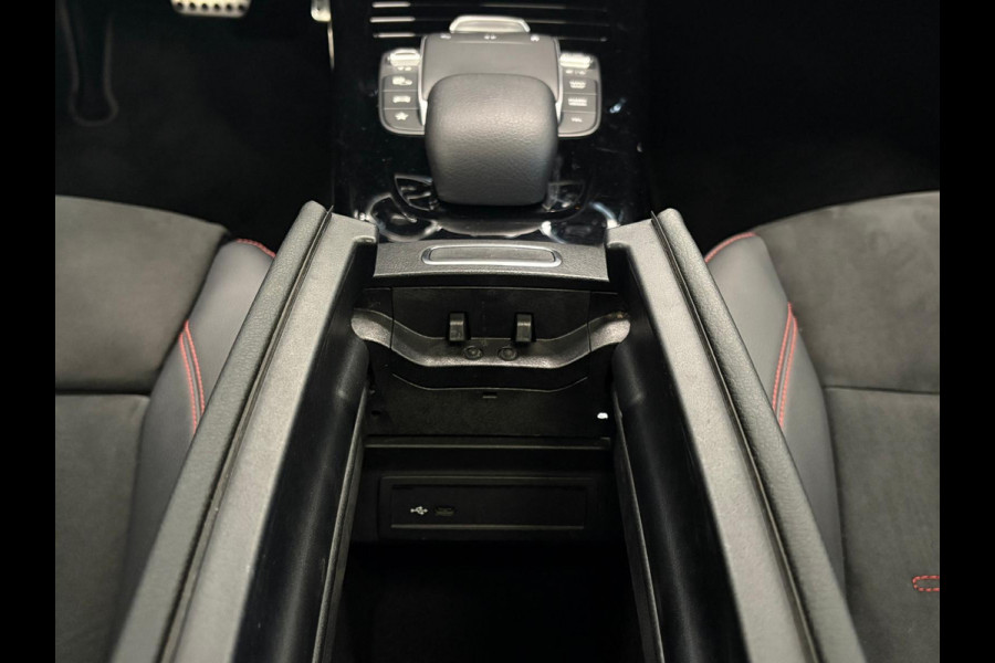 Mercedes-Benz A-Klasse 250 e AMG Line Panoramadak Cruise Control Full LED Matrix PDC VA+Camera 18" Velgen Side Assist Trekhaak Stoelverwarming