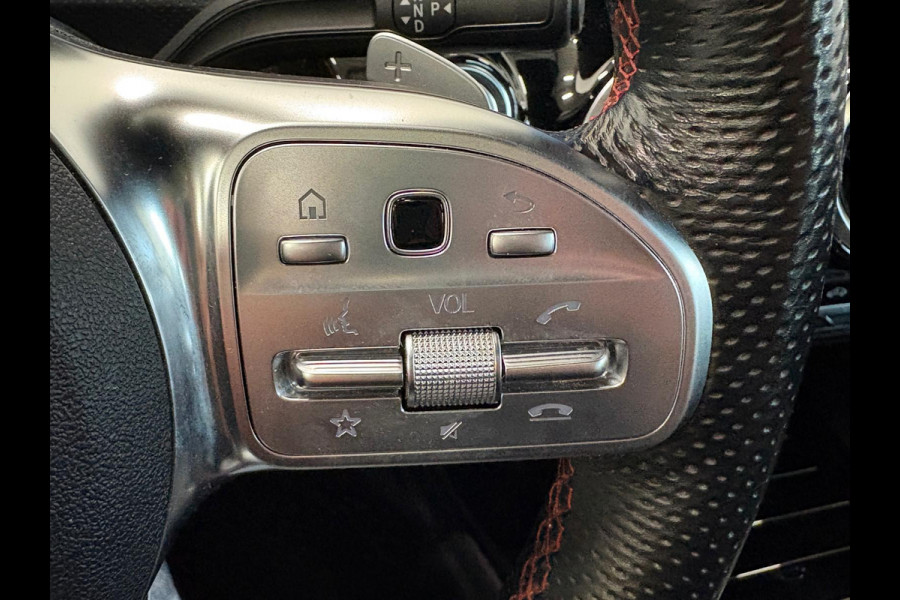 Mercedes-Benz A-Klasse 250 e AMG Line Panoramadak Cruise Control Full LED Matrix PDC VA+Camera 18" Velgen Side Assist Trekhaak Stoelverwarming