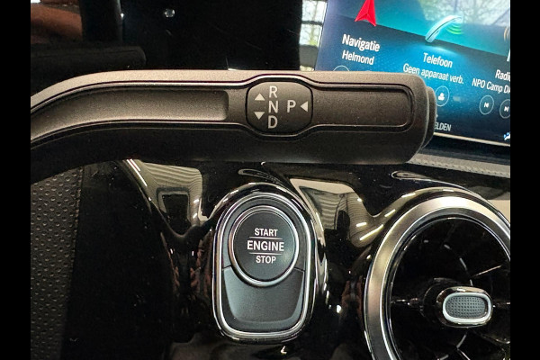 Mercedes-Benz A-Klasse 250 e AMG Line Panoramadak Cruise Control Full LED Matrix PDC VA+Camera 18" Velgen Side Assist Trekhaak Stoelverwarming