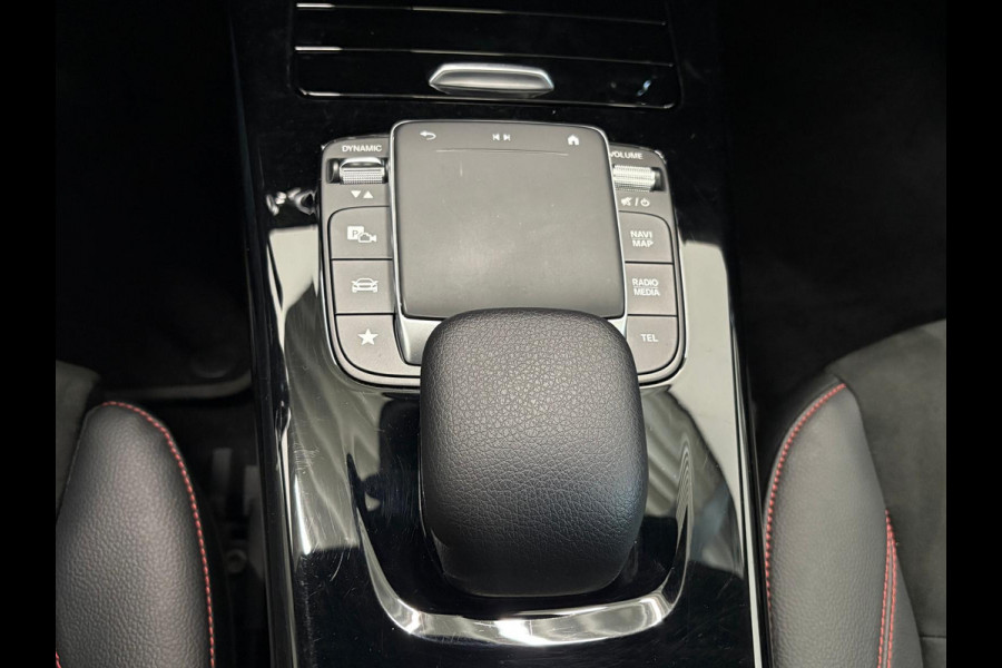 Mercedes-Benz A-Klasse 250 e AMG Line Panoramadak Cruise Control Full LED Matrix PDC VA+Camera 18" Velgen Side Assist Trekhaak Stoelverwarming
