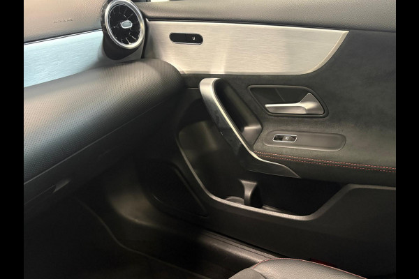 Mercedes-Benz A-Klasse 250 e AMG Line Panoramadak Cruise Control Full LED Matrix PDC VA+Camera 18" Velgen Side Assist Trekhaak Stoelverwarming