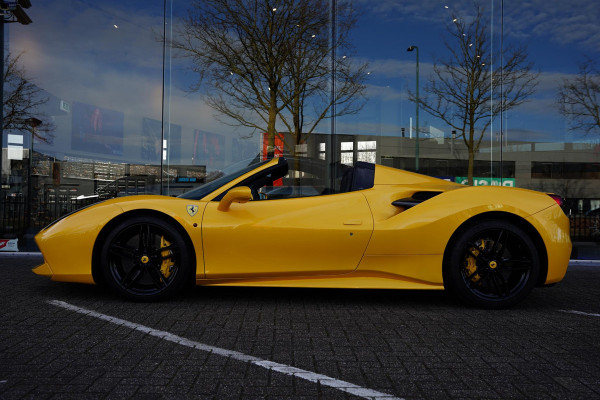 Ferrari 488 3.9 Spider HELE GERESERVEERD
