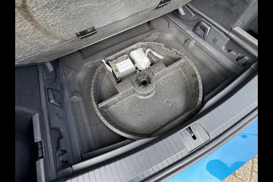 Volkswagen Touran 1.5 TSI Comfortline 2019 NAVI AIRCO Trekh!