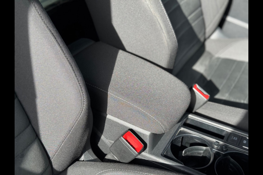 Volkswagen Touran 1.5 TSI Comfortline 2019 NAVI AIRCO Trekh!