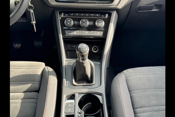 Volkswagen Touran 1.5 TSI Comfortline 2019 NAVI AIRCO Trekh!