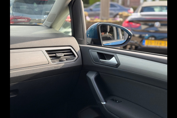 Volkswagen Touran 1.5 TSI Comfortline 2019 NAVI AIRCO Trekh!