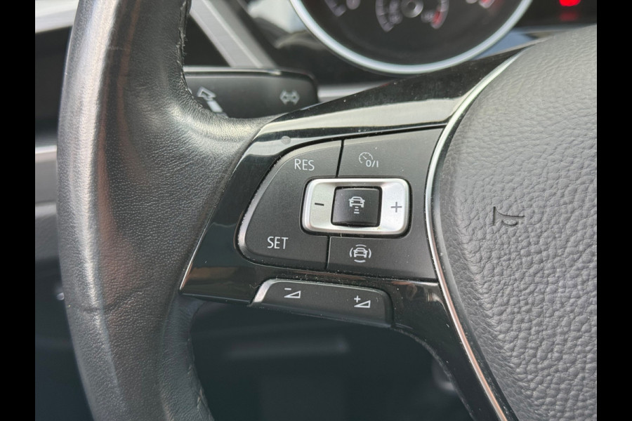 Volkswagen Touran 1.5 TSI Comfortline 2019 NAVI AIRCO Trekh!