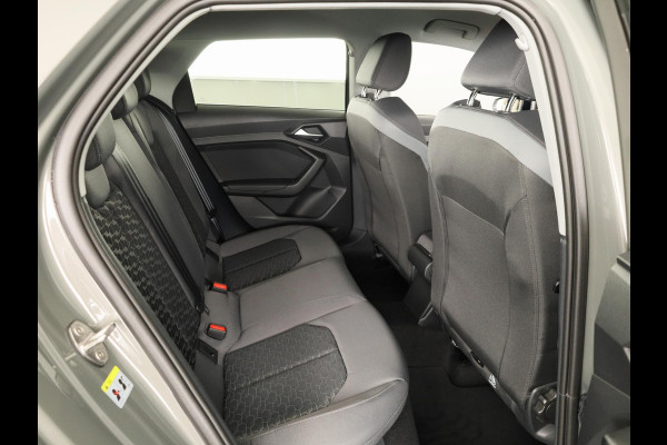 Audi A1 Sportback Advanced edition 25 TFSI 95 pk | Ledlampen voor en achter | Sportstoelen voor | Ambient verlichting | Privacy glas |