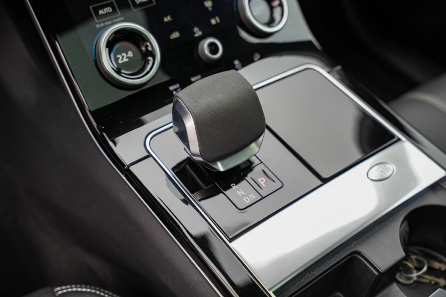 Land Rover Range Rover Velar 2.0 P400e Edition Panoramadak Meridian Memory Camera Panoramadak Trekhaak R-Dynamic Stoel/Stuur Verwarming