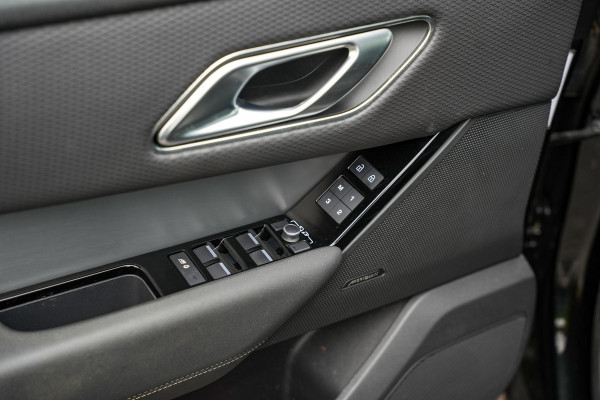 Land Rover Range Rover Velar 2.0 P400e Edition Panoramadak Meridian Memory Camera Panoramadak Trekhaak R-Dynamic Stoel/Stuur Verwarming