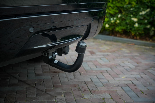 Land Rover Range Rover Velar 2.0 P400e Edition Panoramadak Meridian Memory Camera Panoramadak Trekhaak R-Dynamic Stoel/Stuur Verwarming