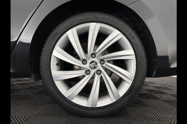 Škoda Octavia Combi 1.0 TSI Style (INCL-BTW) *PANO | FULL-LED | LANE-ASSIST | DIGI-COCKPIT | HEATED-COMFORTSEATS | NAVI-FULLMAP | PRIVACYGLASS | KEYLESS | DAB | ECC | PDC | CRUISE | TOWBAR | 18''ALU*