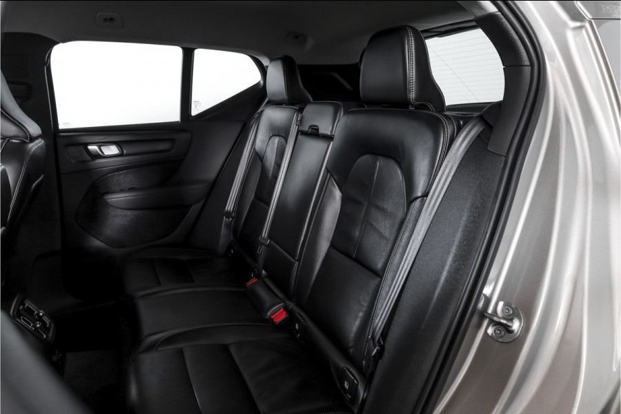 Volvo XC40 1.5 T4 Recharge Inscription Expression | Elek. Trekhaak | Dig. Cockpit | Cruise | Stoel-+Stuurverw. | Leder | Elek. Klep | PDC | Camera | NAV+App. Connect | ECC | LM 18" | 0676