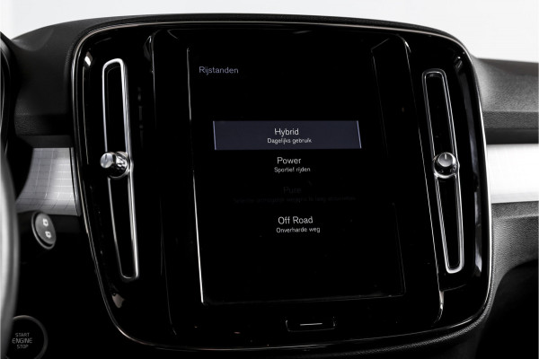 Volvo XC40 1.5 T4 Recharge Inscription Expression | Elek. Trekhaak | Dig. Cockpit | Cruise | Stoel-+Stuurverw. | Leder | Elek. Klep | PDC | Camera | NAV+App. Connect | ECC | LM 18" | 0676