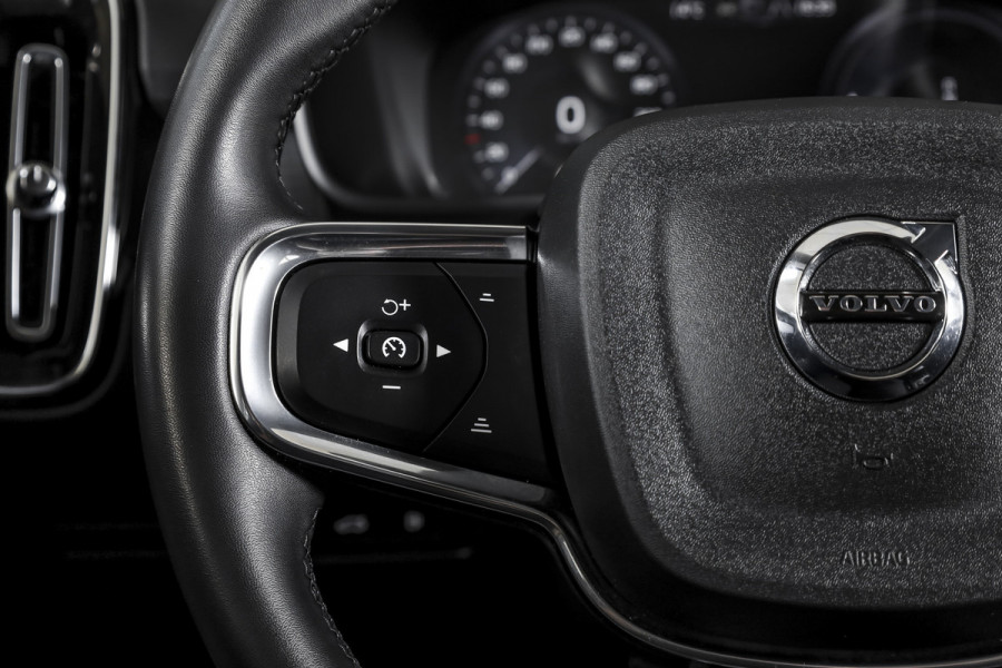 Volvo XC40 1.5 T4 Recharge Inscription Expression | Elek. Trekhaak | Dig. Cockpit | Cruise | Stoel-+Stuurverw. | Leder | Elek. Klep | PDC | Camera | NAV+App. Connect | ECC | LM 18" | 0676