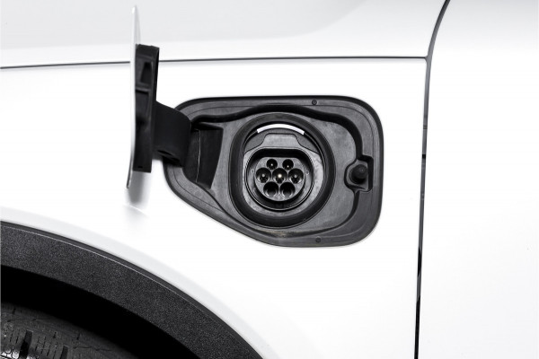 Volvo XC40 1.5 T4 Recharge R-Design | Dig. Cockpit | Elek. Klep | Cruise | PDC | NAV+App. Connect | LED | ECC | LM 19" | 2282