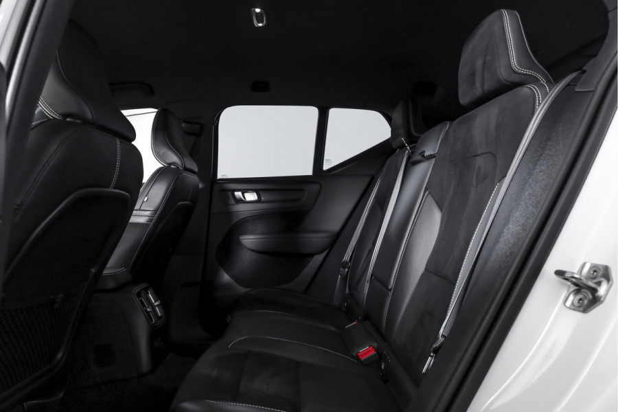 Volvo XC40 1.5 T4 Recharge R-Design | Dig. Cockpit | Elek. Klep | Cruise | PDC | NAV+App. Connect | LED | ECC | LM 19" | 2282