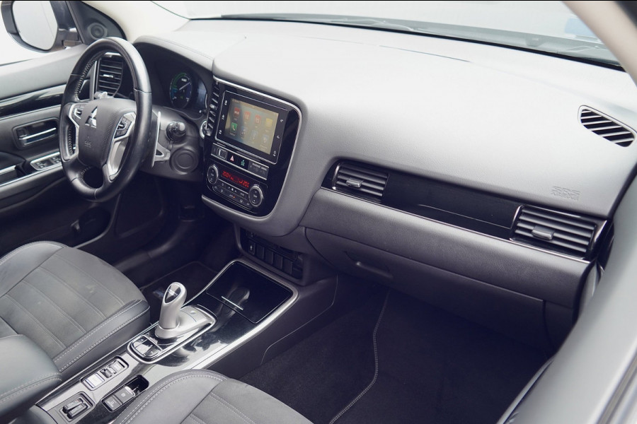 Mitsubishi Outlander 2.4 PHEV Intense / 79dkm NAP / Trekhaak / Carplay / Stoelverw. / Org. NL / Camera