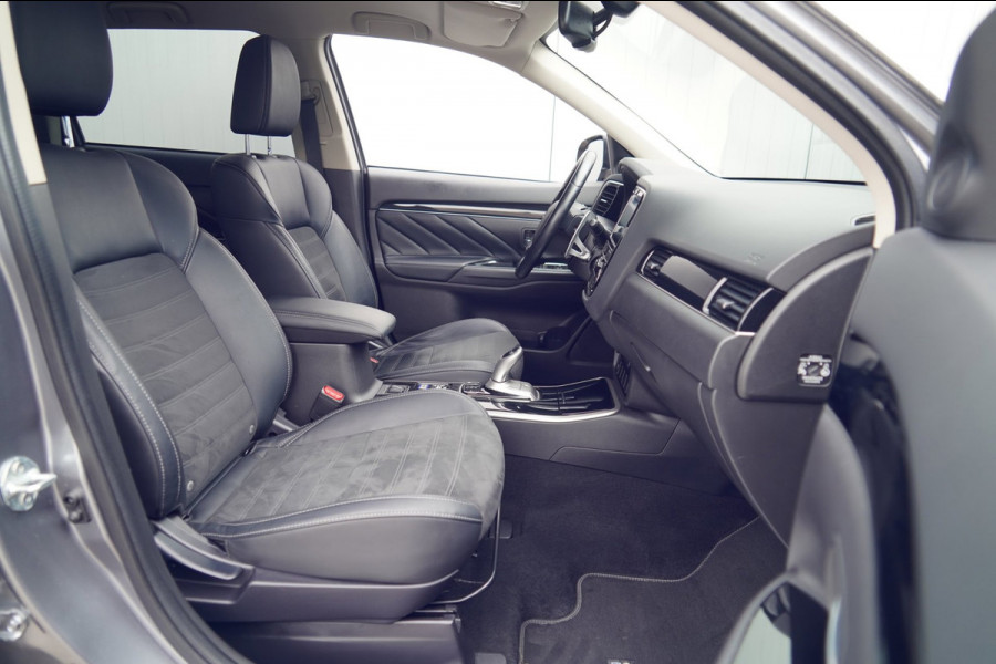 Mitsubishi Outlander 2.4 PHEV Intense / 79dkm NAP / Trekhaak / Carplay / Stoelverw. / Org. NL / Camera