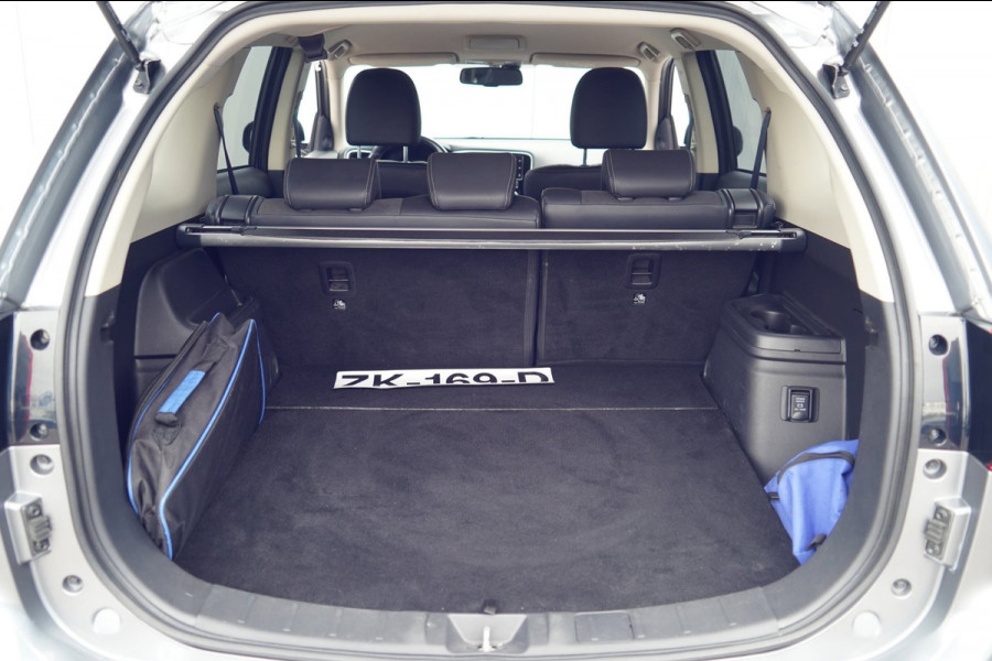 Mitsubishi Outlander 2.4 PHEV Intense / 79dkm NAP / Trekhaak / Carplay / Stoelverw. / Org. NL / Camera